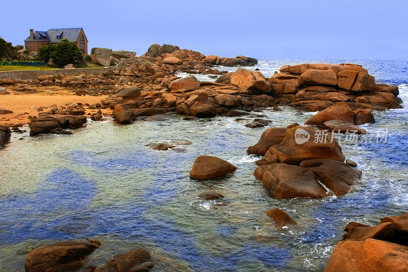 Côte de granit rose或Pink Granite Coast是法国布列塔尼北部Côtes d’armor省的一段海岸线。